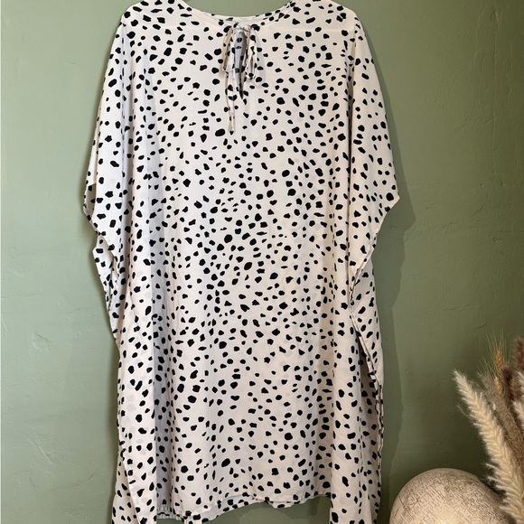 Tops - Black and White Top